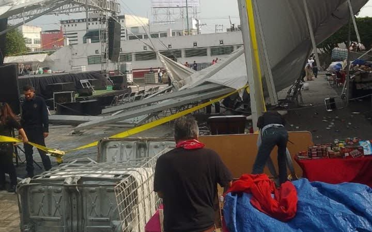 Videos | Colapsa estructura de la Feria del Libro en Nezahualcóyotl; al menos 5 heridos