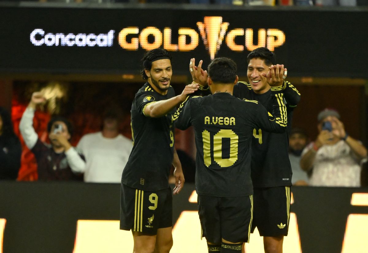 México logra una sufrida victoria 3-2 ante el debutante República Dominicana
