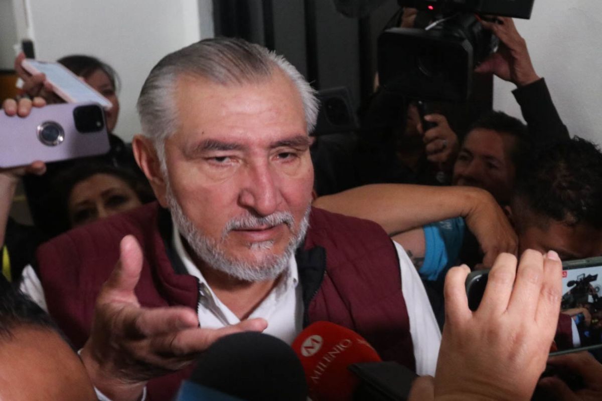 Adán Augusto López reaparece en Congreso de Morena tras polémica por su exsecretario