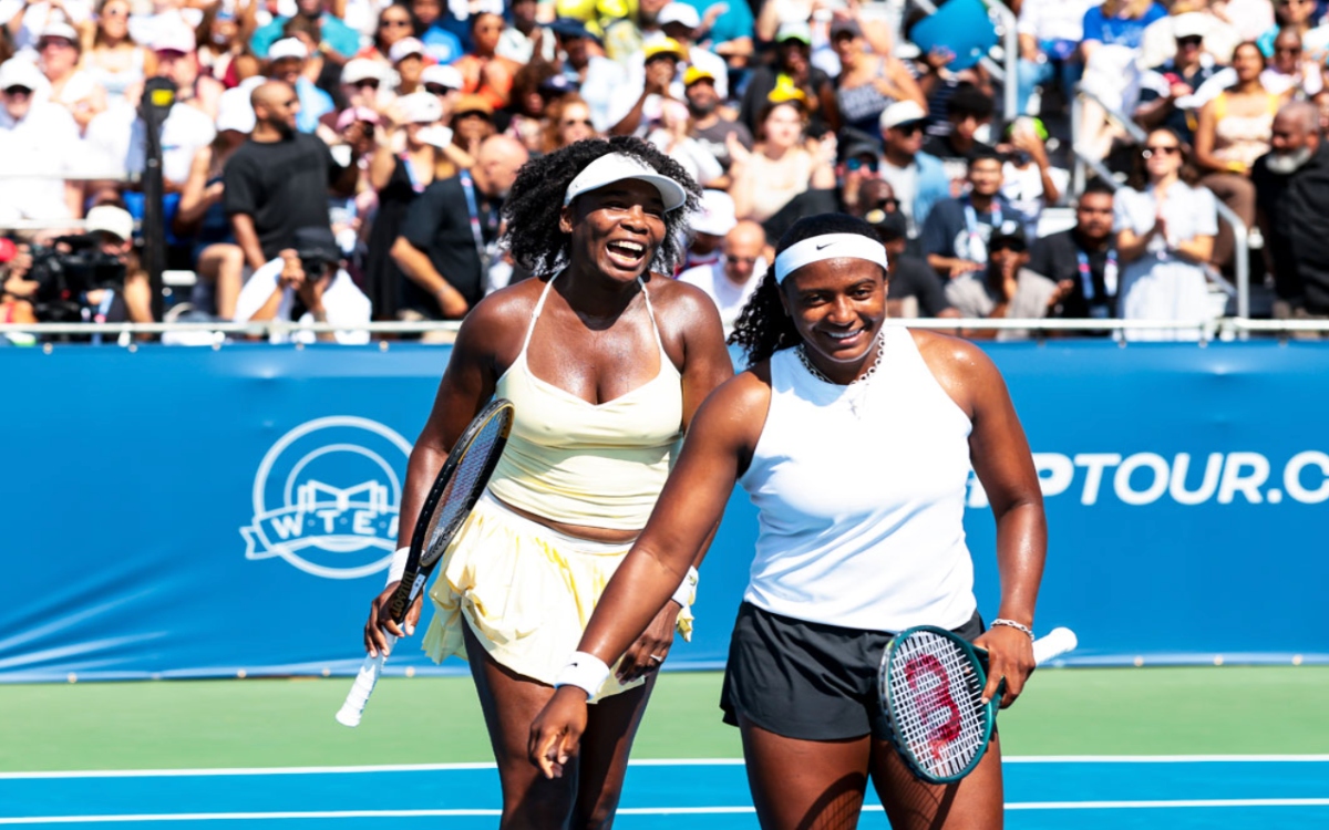 Reaparece Venus Williams en las canchas tras 16 meses de ausencia | Video