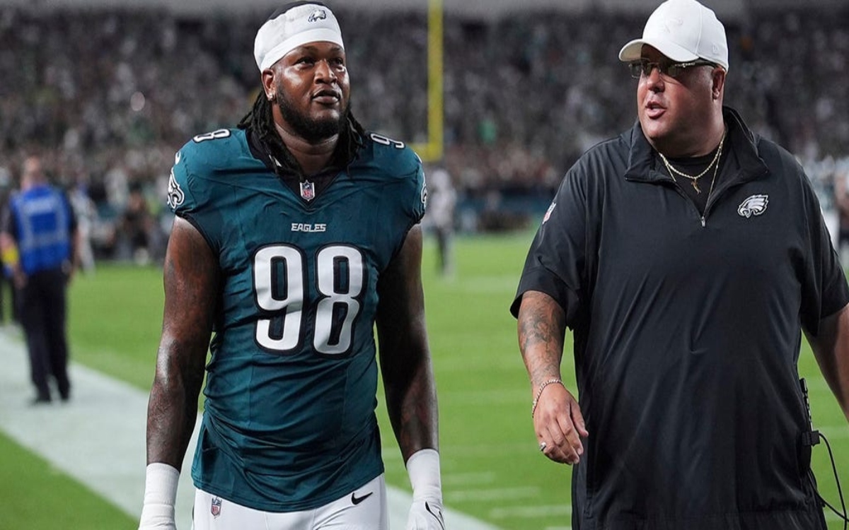 NFL: Suspenden y multan a Jalen Carter por escupir a Dak Prescott | Video