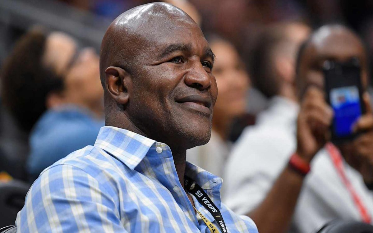 «(Campeones) No se atreven a enfrentar a los mejores»: Holyfield | Video