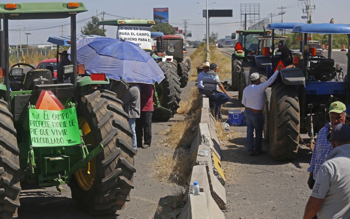 Productores de maíz activan protesta; califican como insulto oferta del gobierno