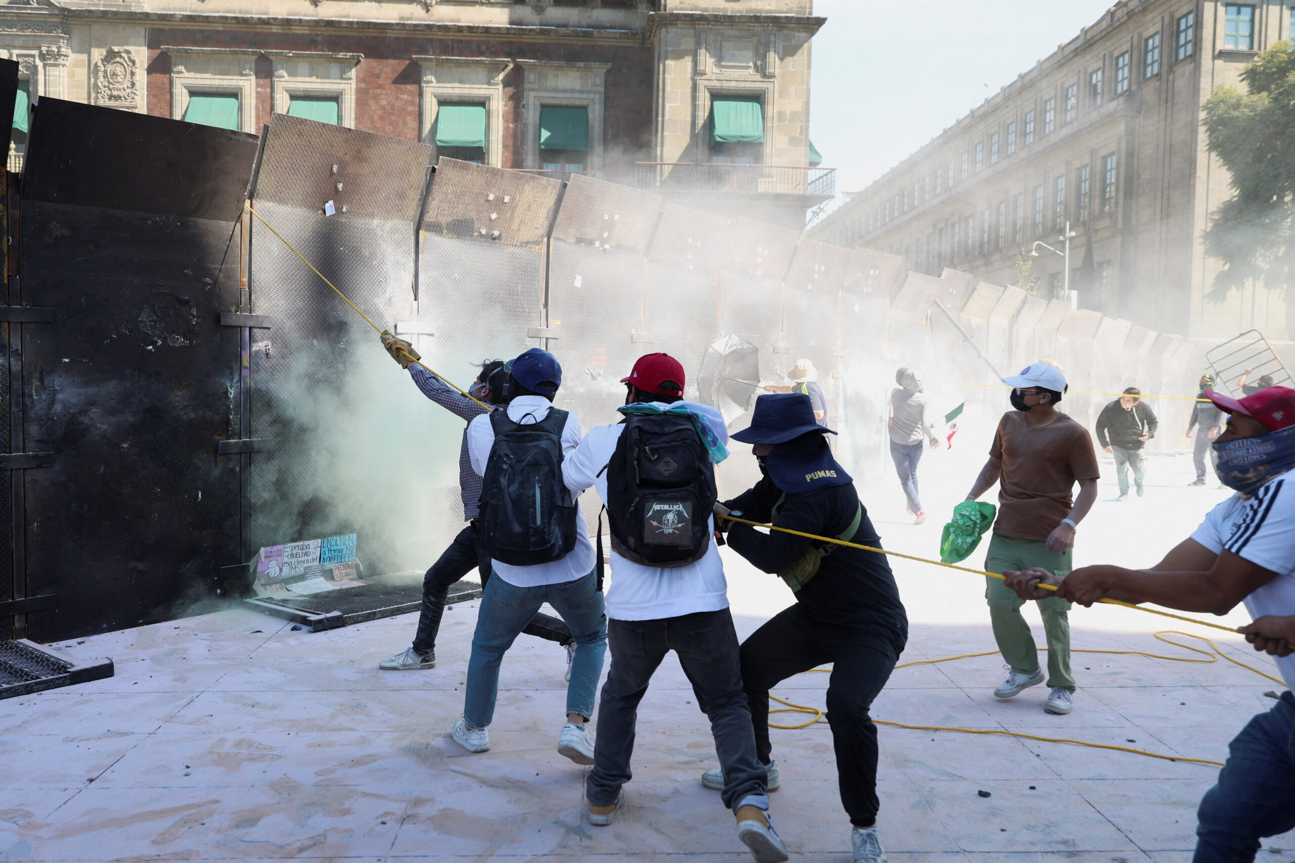 Van 18 detenidos por tentativa de homicidio tras marcha Generación Z: FGJCDMX