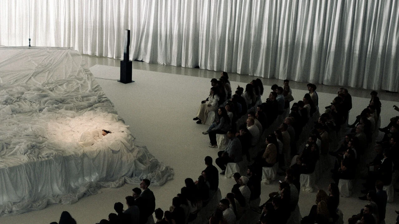 Rosalía presenta LUX: Un deslumbrante viaje sonoro entre lo terrenal y lo divino