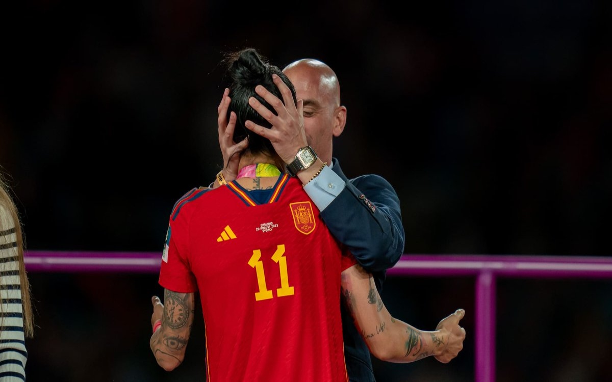 «No pido perdón a Jenni Hermoso porque yo le pregunté y me dijo ‘vale'»: Rubiales | Video