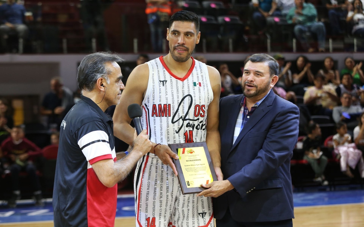 Falta fortaleza mental al basquetbolista mexicano: Gustavo Ayón | Video