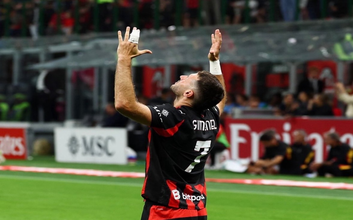 Santiago Giménez se queda sin Supercopa de Italia en Riad