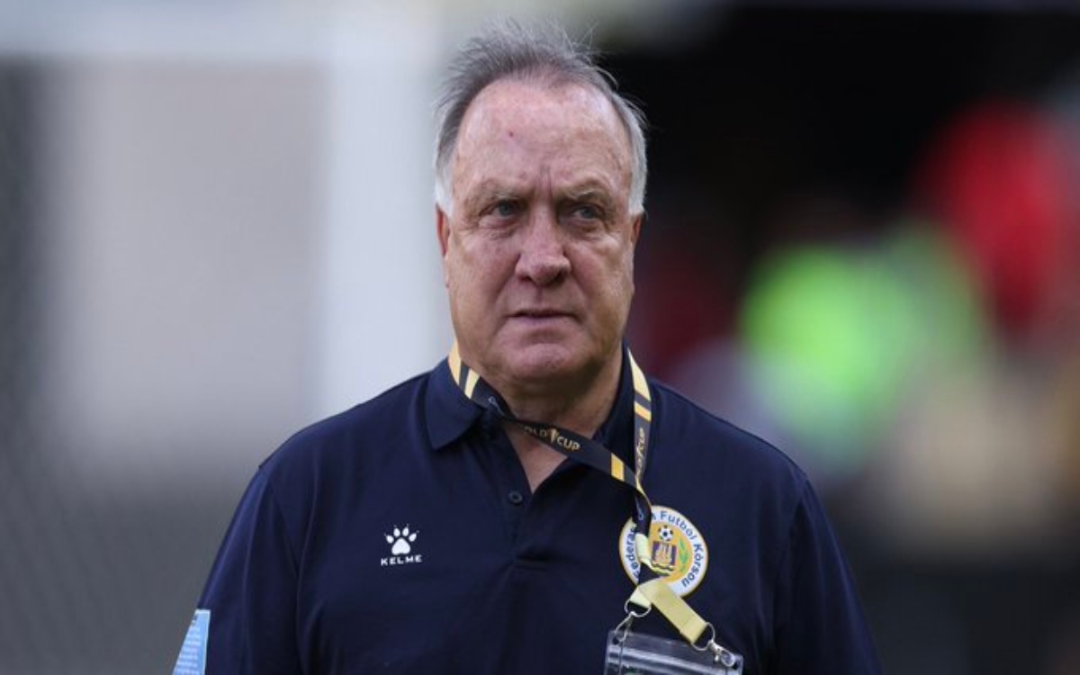 Mundial 2026: Dimite Dick Advocaat como técnico de Curazao por problemas de salud de su hija