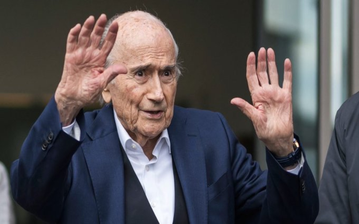 Arremete Blatter contra Infantino y califica a la FIFA de «dictadura»