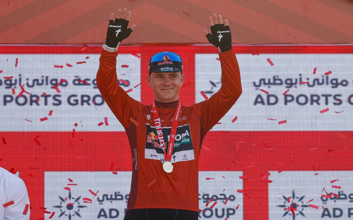 Tour UAE 2026: Brilla Evenepoel en la contrarreloj y arrebata liderato a Del Toro | Video